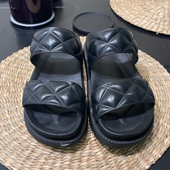 Black Small Platform Quilted Sandals - Picture 2 of 4